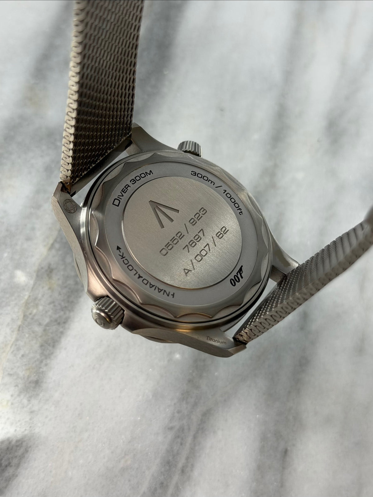 2025 210.90.42.20.01.001 James Bond Seamaster Like New Complete