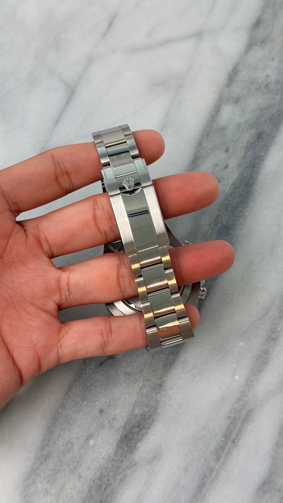 2022 116680 YM2, Mercedes Hands Complete