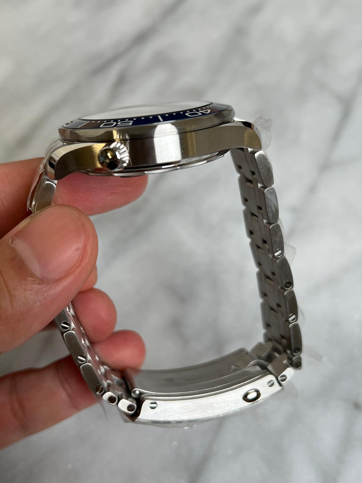 2024 21030422003001 Blue Seamaster Diver 300M 42 mm, steel on steel New Complete