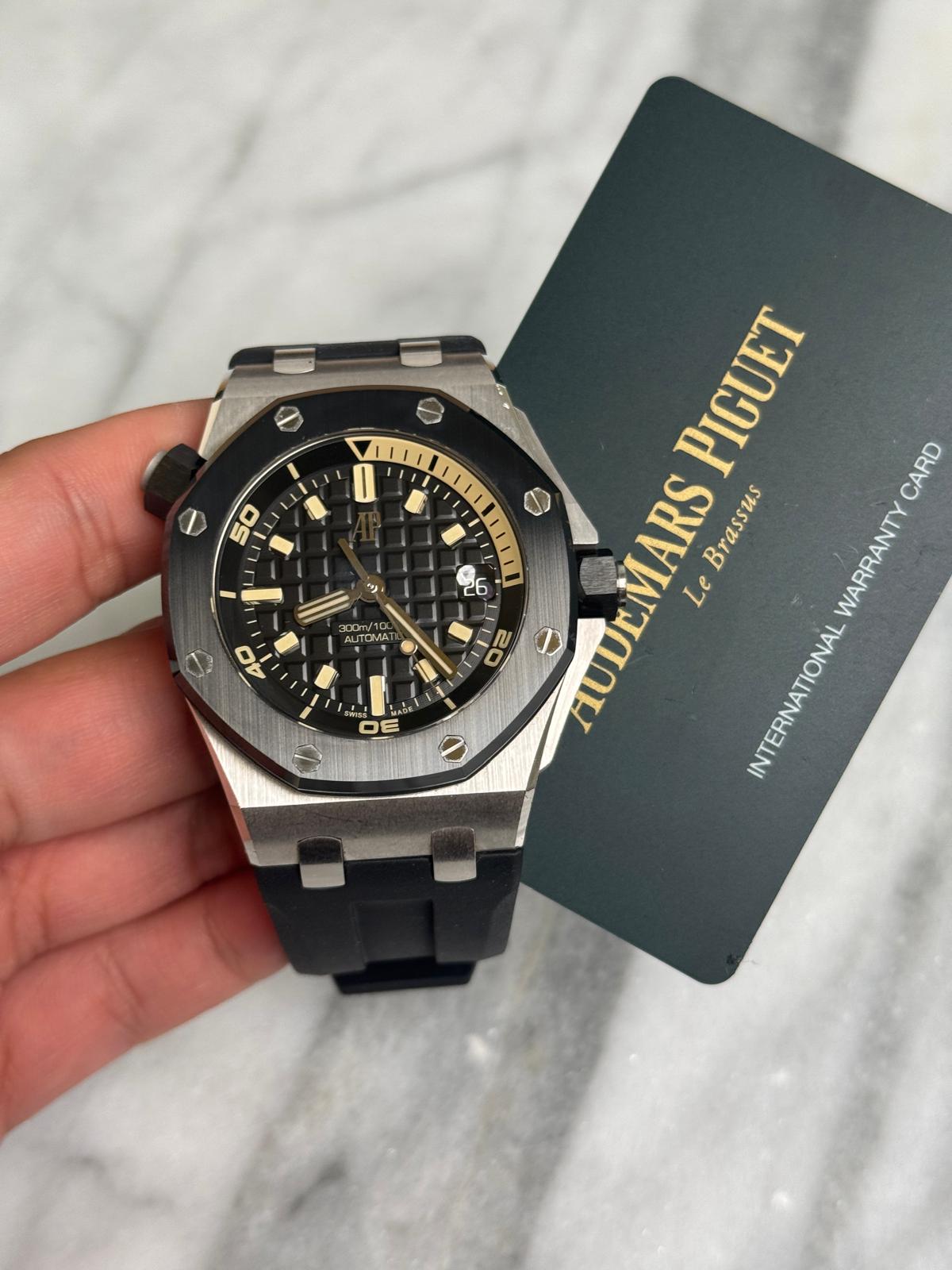 2022 15720CN.OO.A002CA.01 Japan Edition Diver Preowned Watch/Card/Extra Strap