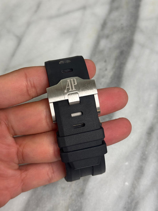 2022 15720CN.OO.A002CA.01 Japan Edition Diver Preowned Complete/Extra Strap