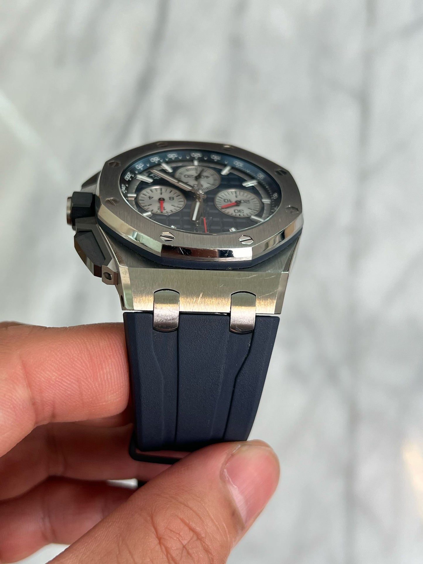 N/A 26420TI Blue Offshore 43 Preowned Watch Only