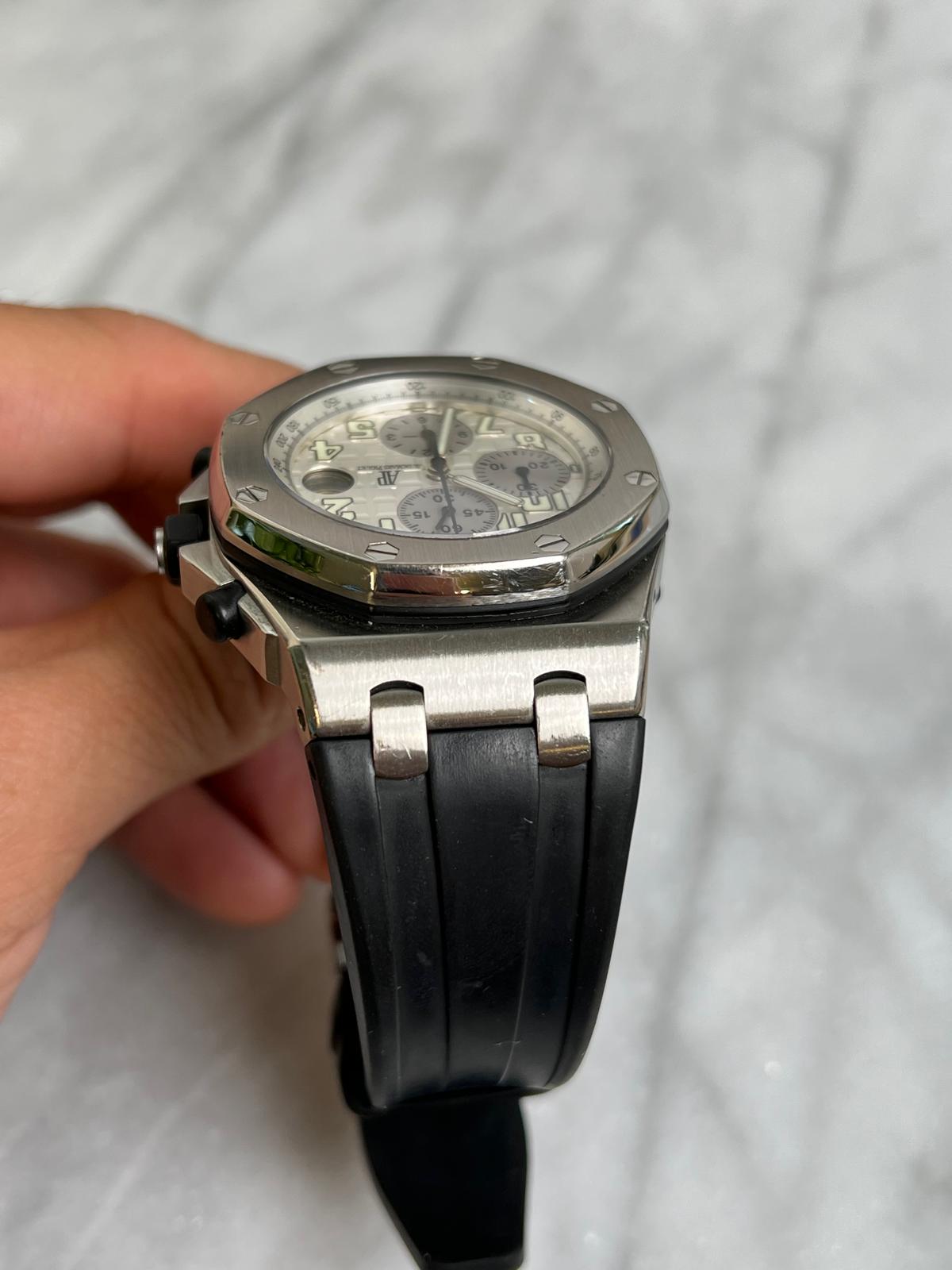 Open 26020ST White/Silver Offshore Preowned Complete