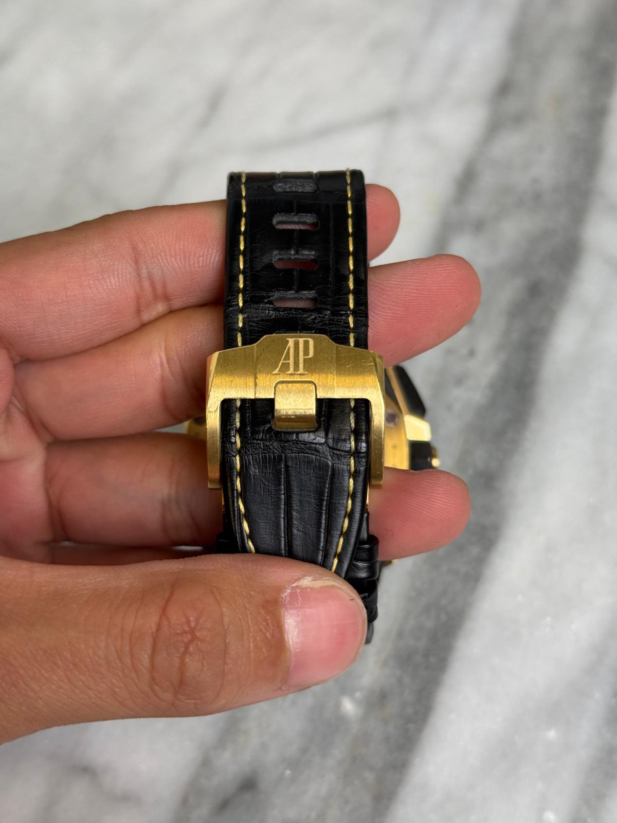 2023 26420CE.OO.A127CR.01 Ceramic Offshore Chrono on Strap Preowned Complete