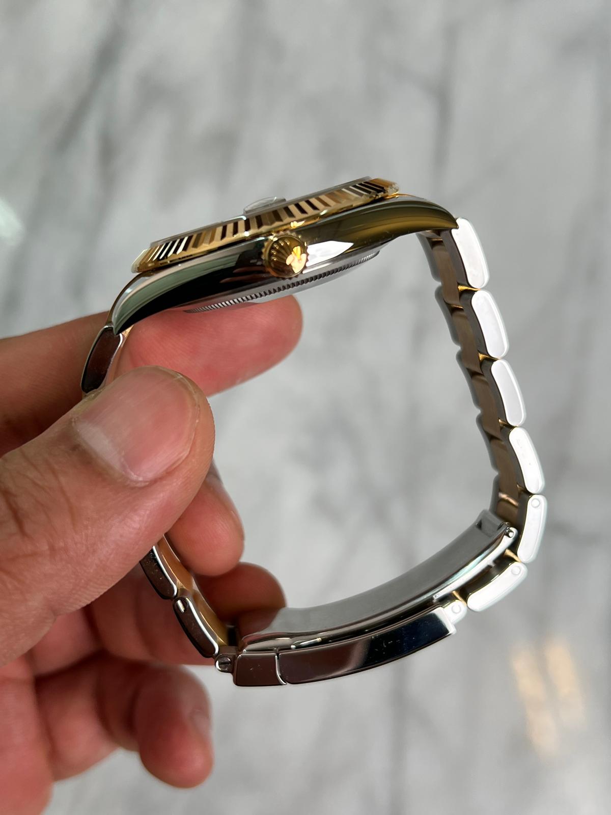 2023 126333G Oyster Black Diamond Preowned Good Complete