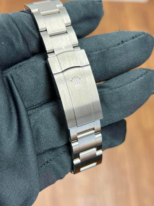 2024 126000 Tiffany OP36 Preowned Good Complete w/ White Tag