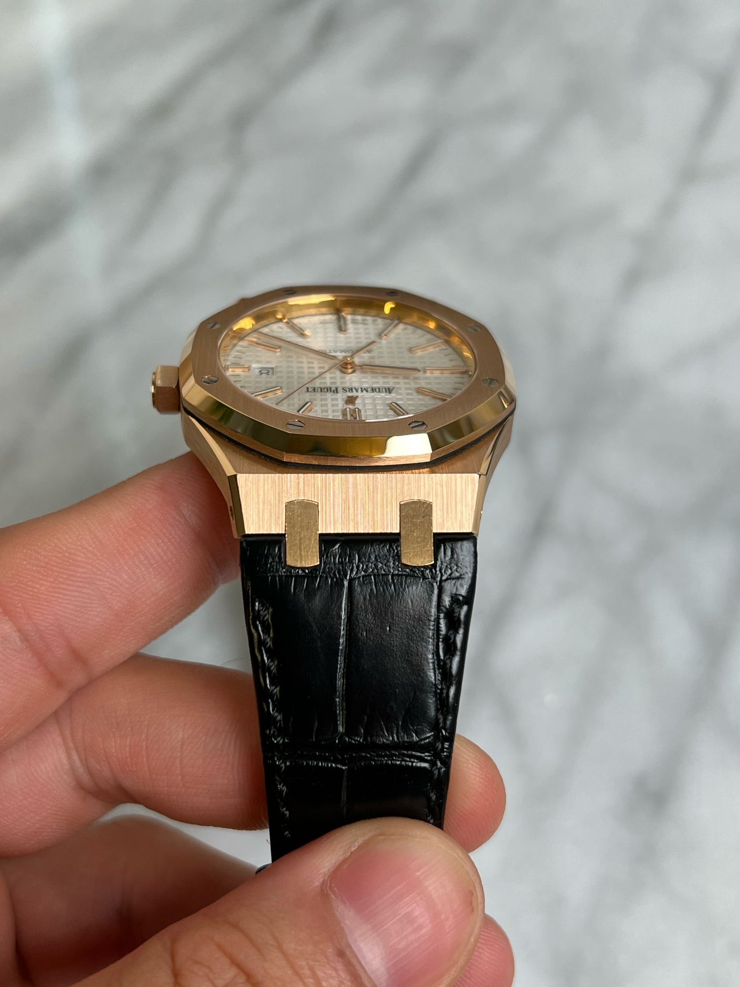 2013 15400OR.OO.D088CR.01 White on Leather Preowned Watch/Warranty Booklet