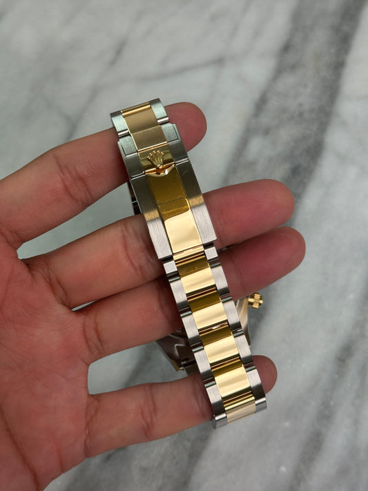 2024 126503 White Like New Complete