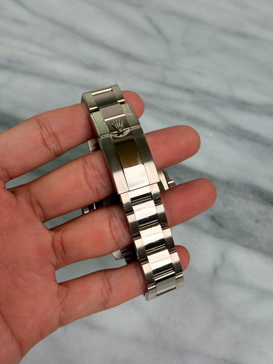 2021 126719BLRO Blue Preowned Complete