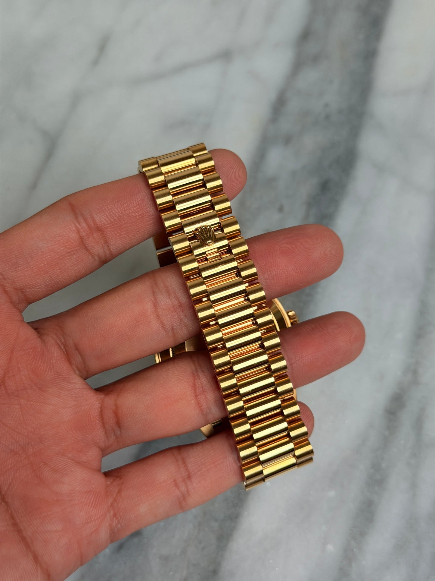 2018 228238 Black Motif Preowned Complete