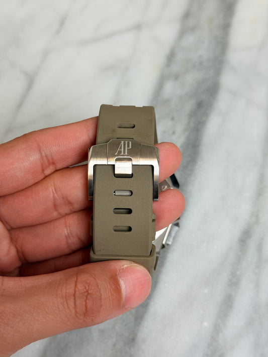 2021 26420SO.OO.A600CA.01 Smoke Preowned Complete