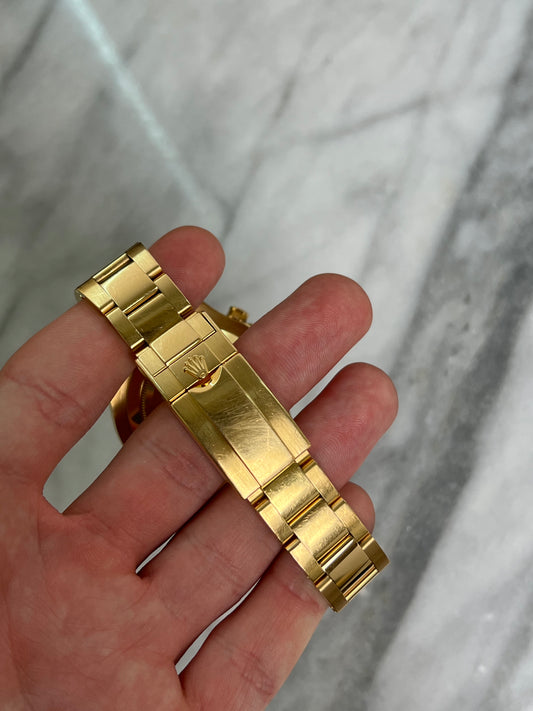 2020 116688 YM44 Mercedes Hands Preowned Used NFC Complete w/ White Tag