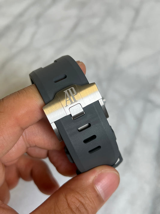 2024 15720ST.OO.A009CA.01 Grey Diver Like New Complete