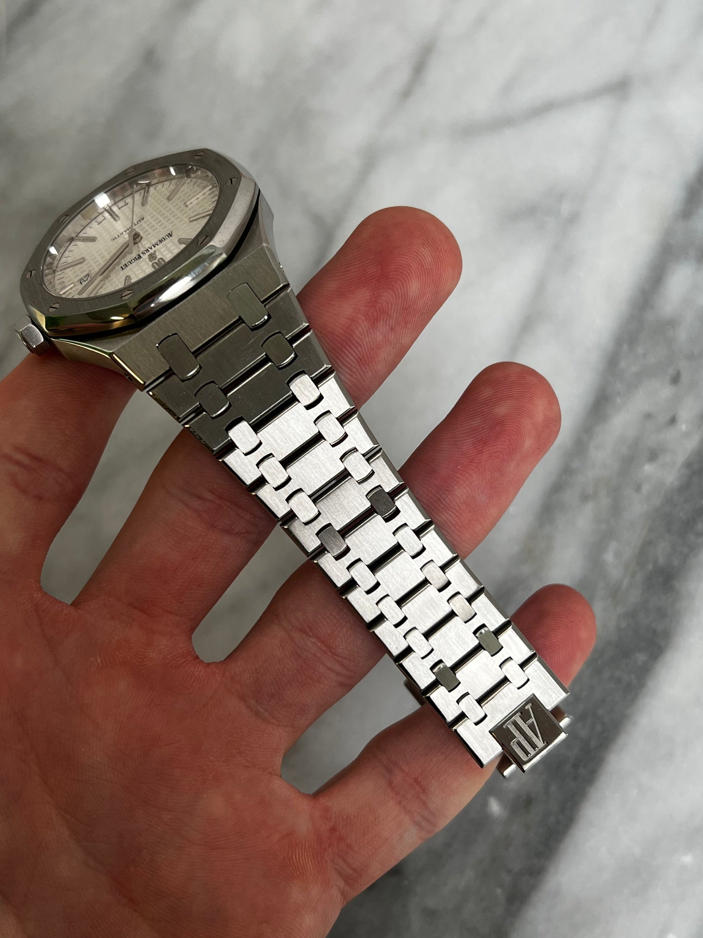 2013 15400ST White Preowned Watch/Warranty Booklet