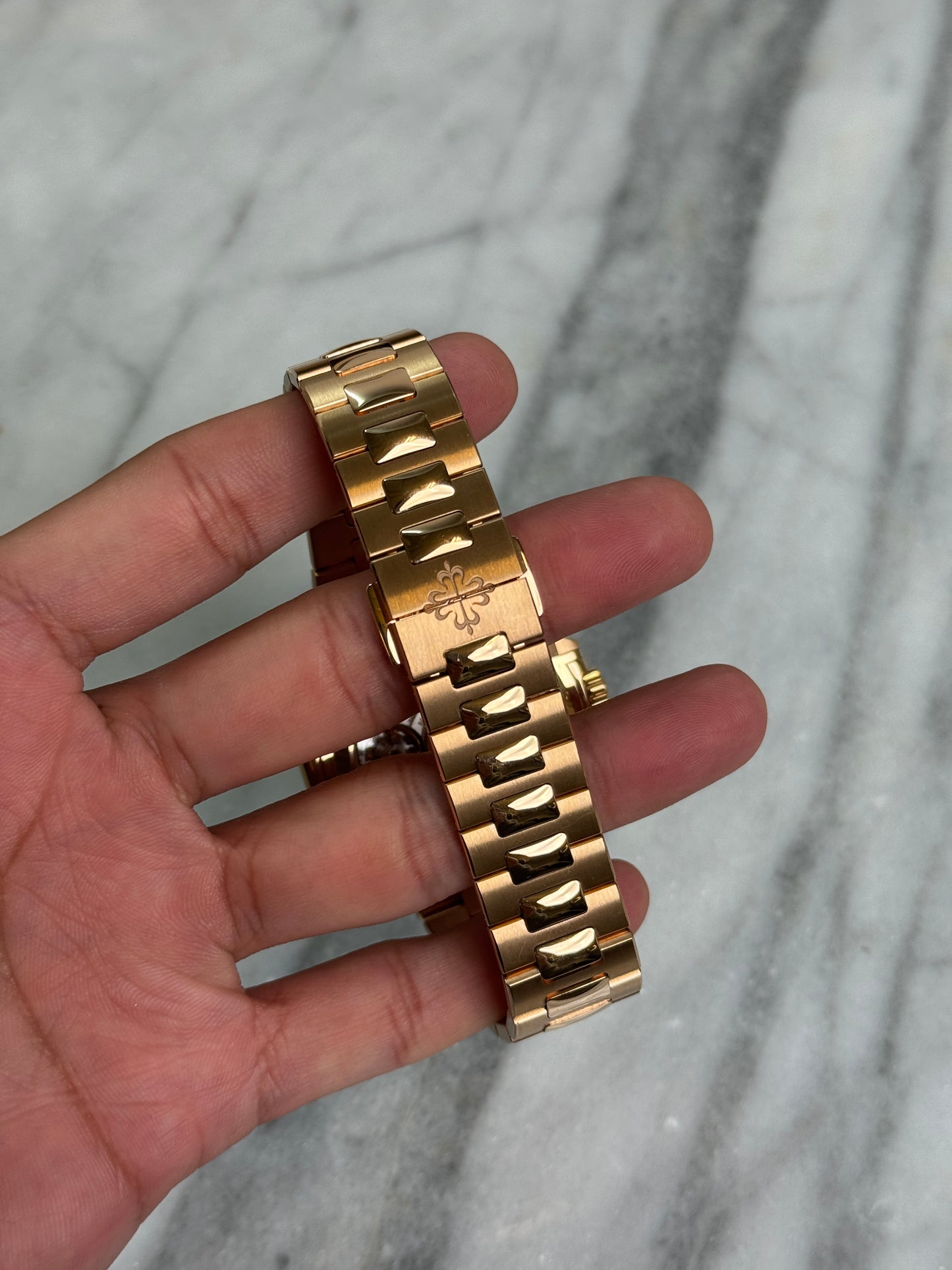 2021 5980/1R Nautilus Like New , New Buckle Complete
