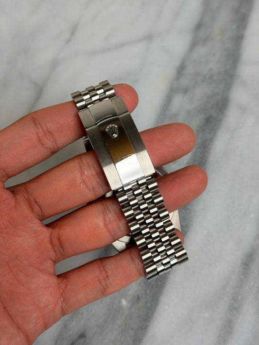 2021 326934 Jubilee White Sky Preowned Complete