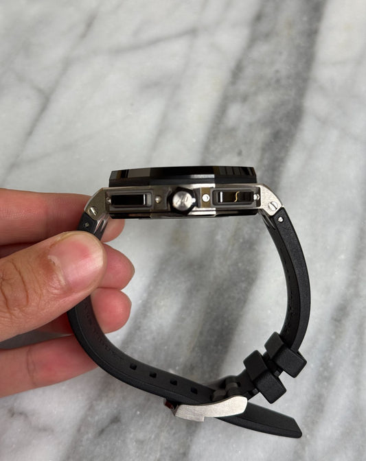 2018 26400IO Grey Titanium Preowned Complete