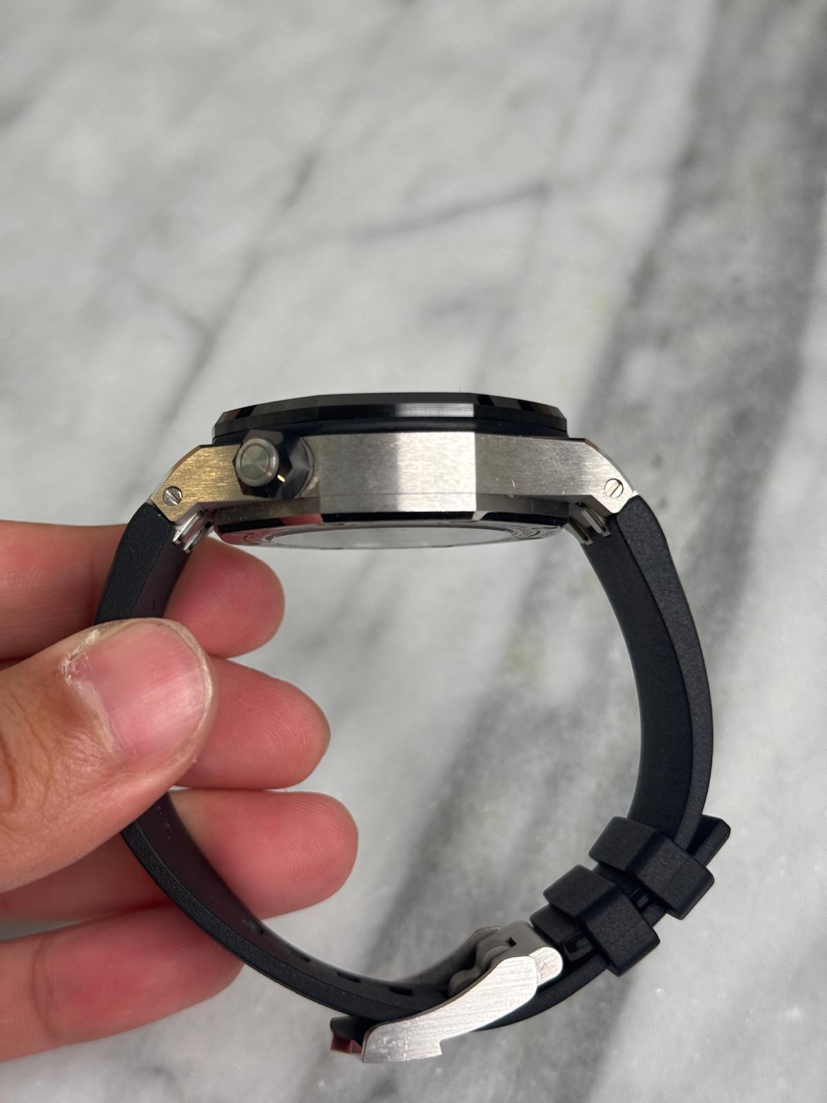 2022 15720CN.OO.A002CA.01 Japan Edition Diver Preowned Complete/Extra Strap