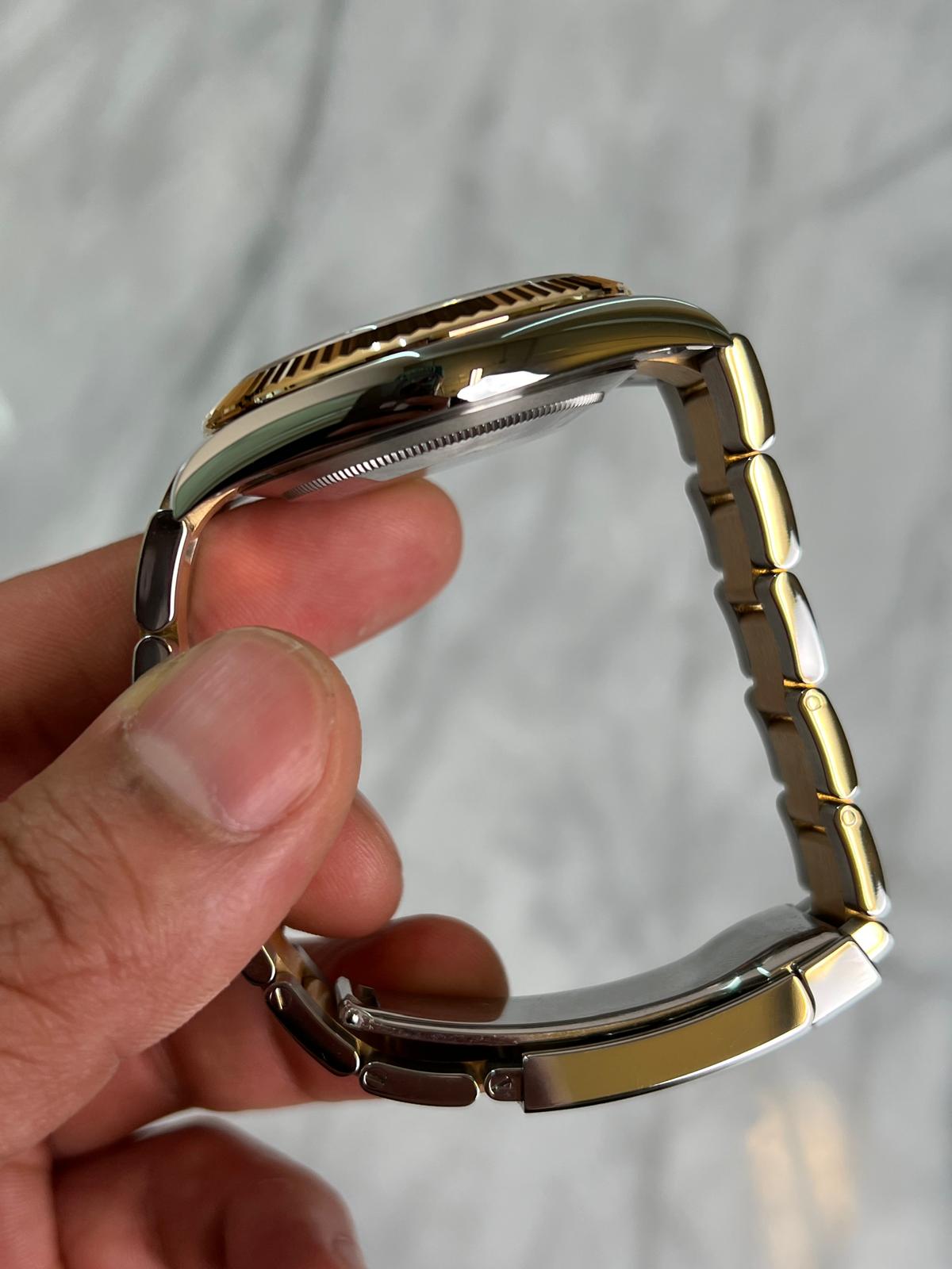 2023 126333G Oyster Black Diamond Preowned Good Complete