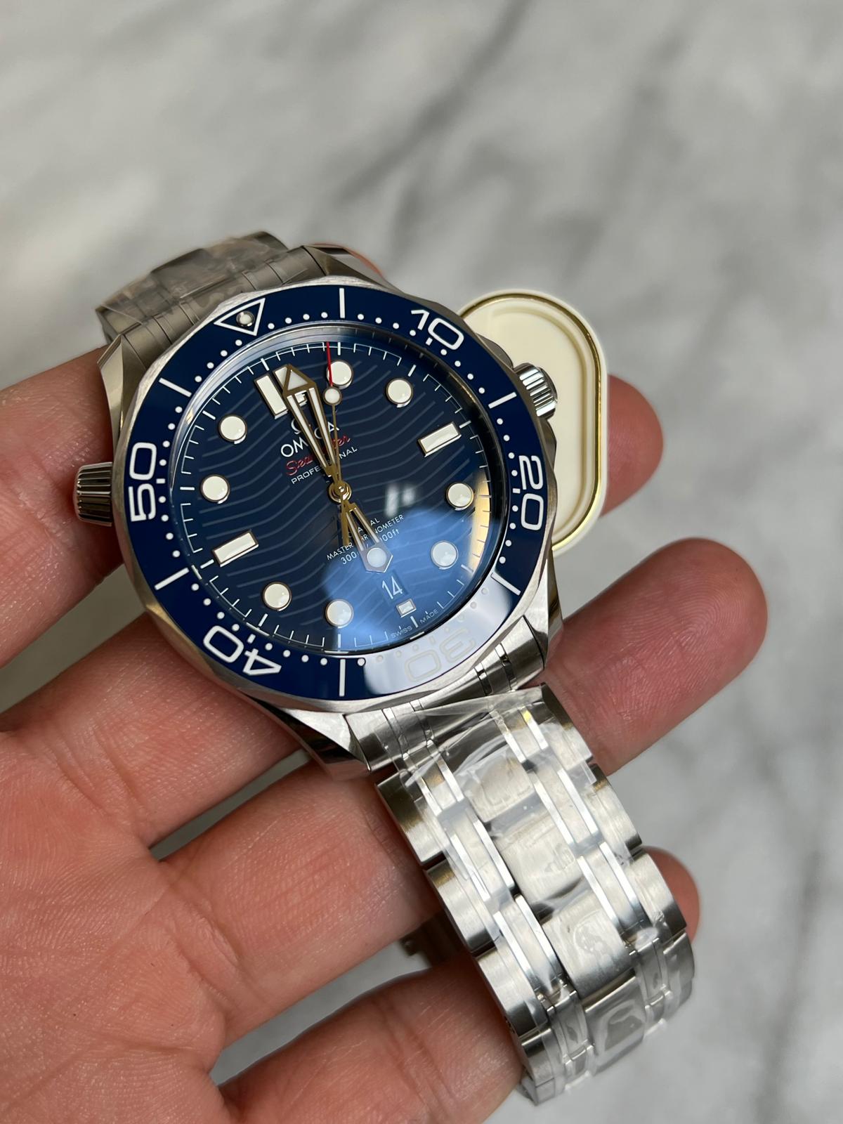 2024 21030422003001 Blue Seamaster Diver 300M 42 mm, steel on steel New Complete