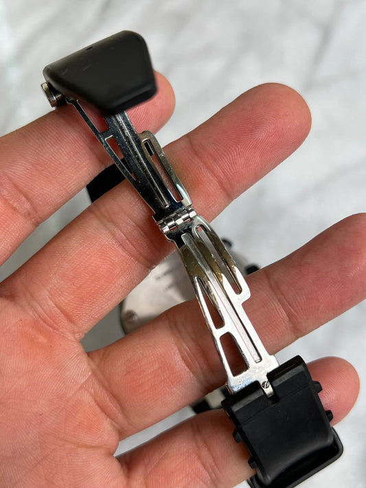 Open 26020ST White/Silver Offshore Preowned Complete