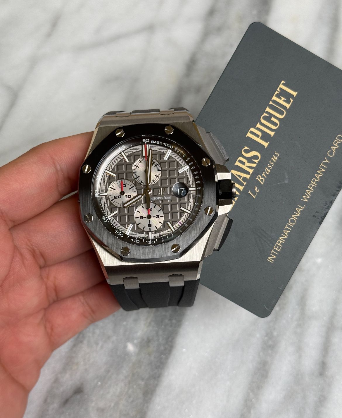 2018 26400IO Grey Titanium Preowned Complete