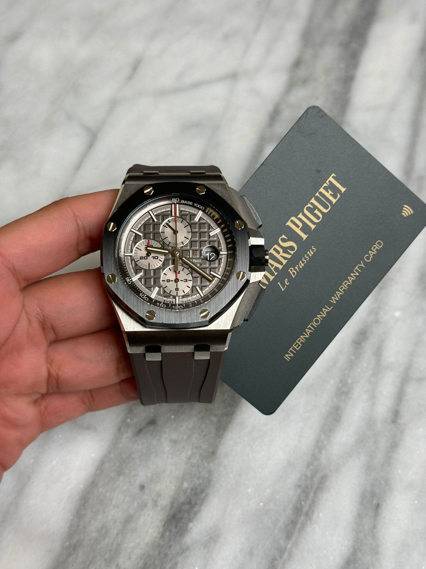 2020 26400IO Grey Titanium Offshore Preowned Good Complete