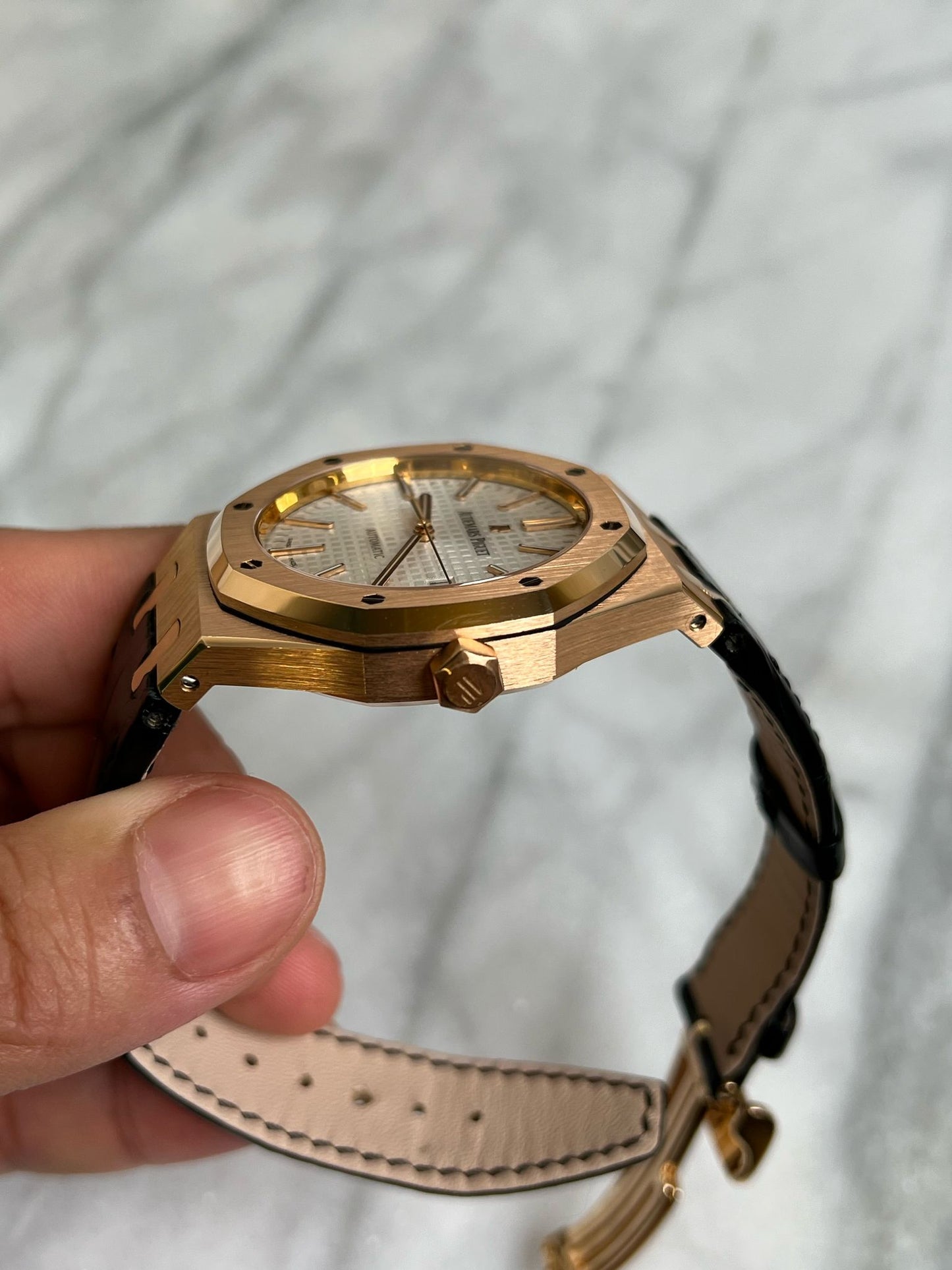 2013 15400OR.OO.D088CR.01 White on Leather Preowned Watch/Warranty Booklet