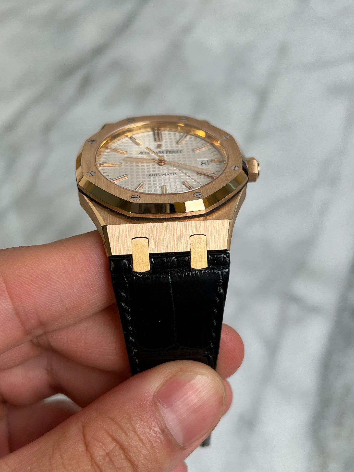 2013 15400OR.OO.D088CR.01 White on Leather Preowned Watch/Warranty Booklet