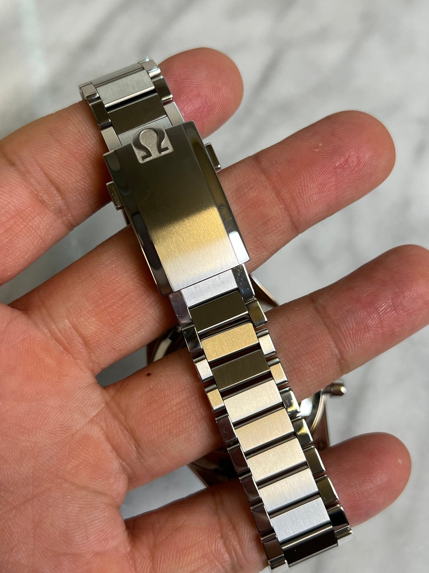 Omega 2021 311.30.40.30 Speedmaster Ed White Like New, Some Bent Link Pins Complete 13654