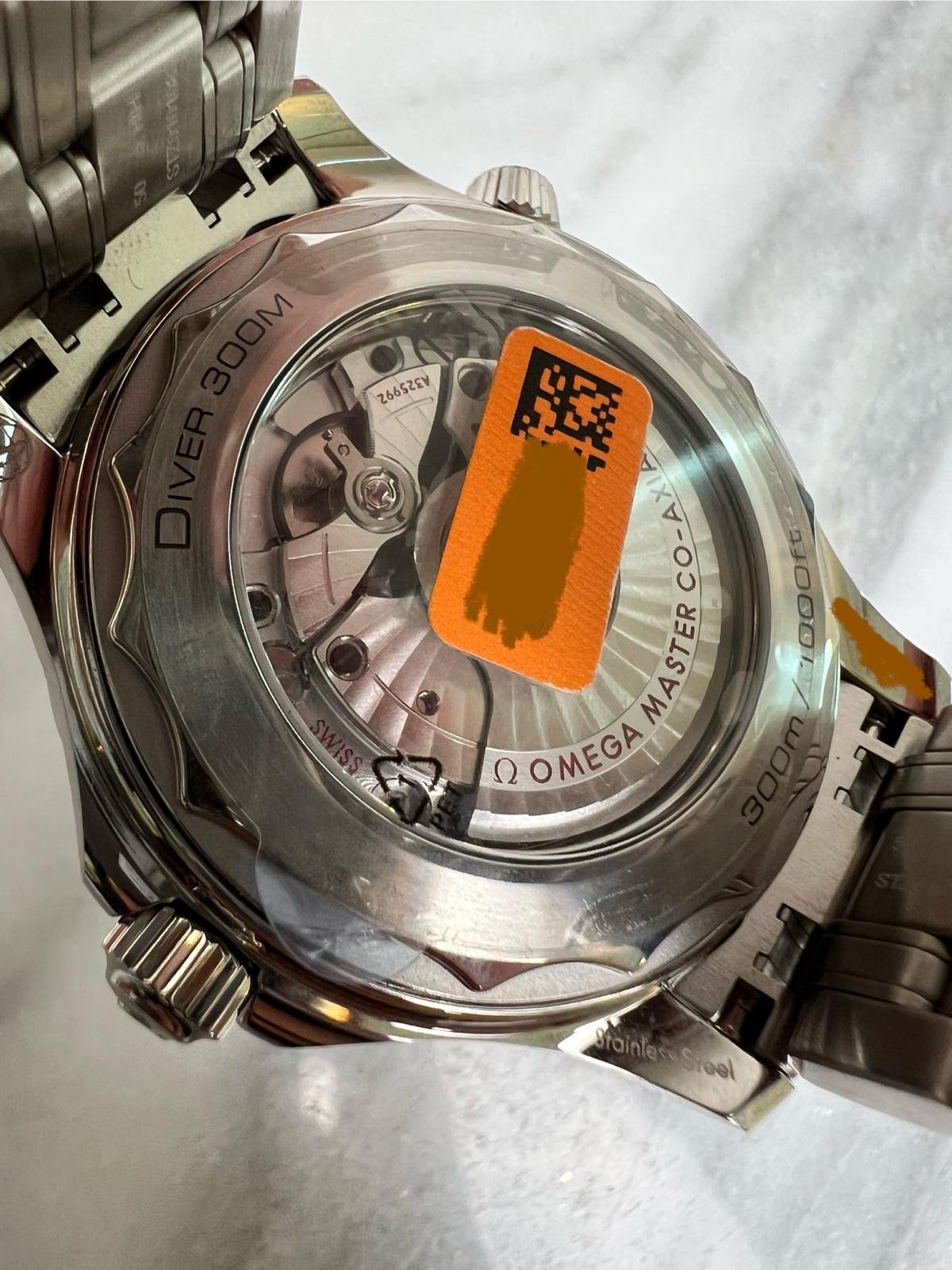 2024 21030422001001 Black Seamaster Diver 300M 42 mm, steel on steel New Complete