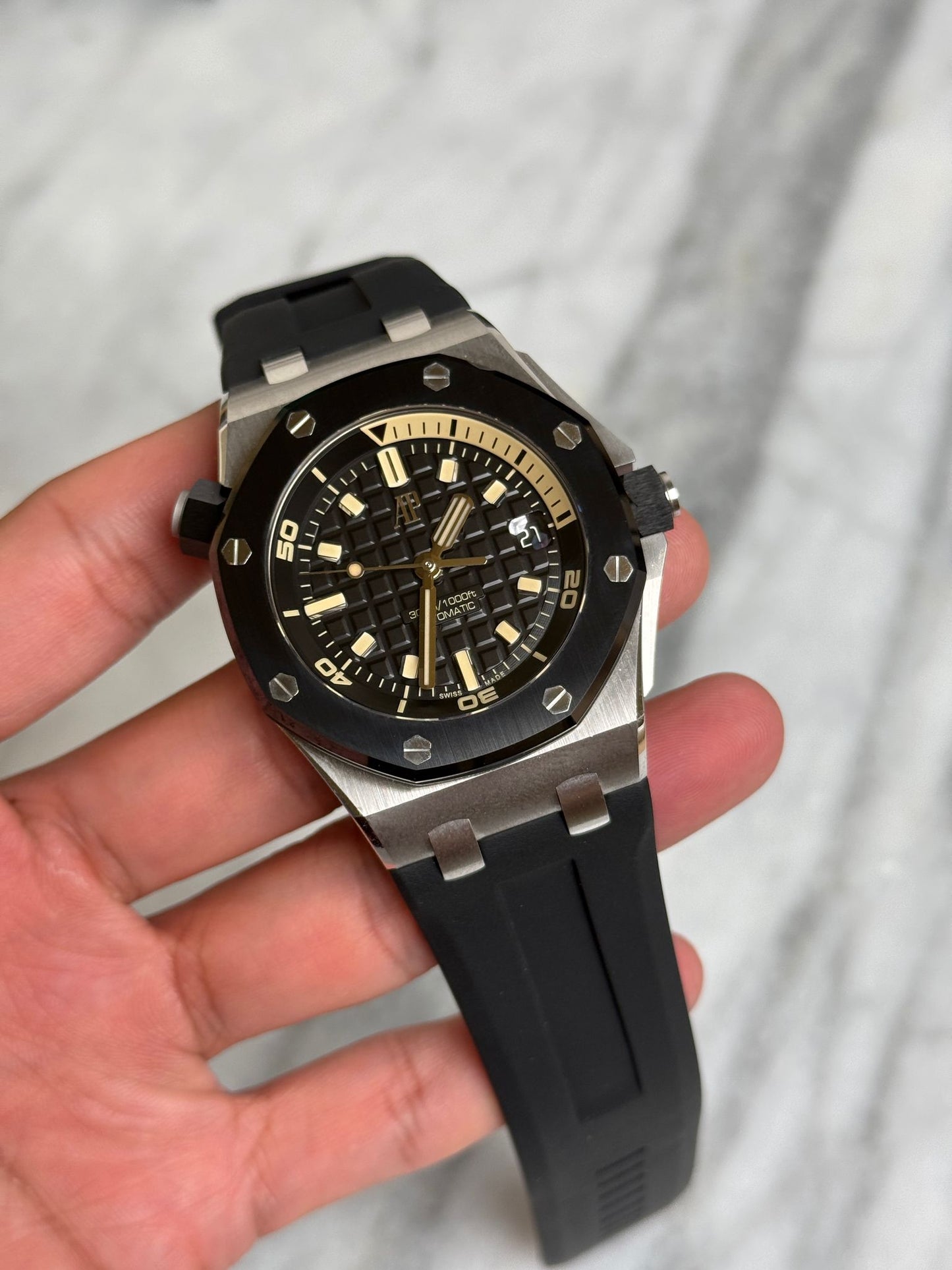 2022 15720CN.OO.A002CA.01 Japan Edition Diver Preowned Good Complete