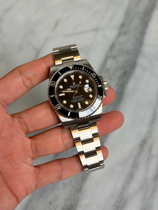 2017 116610LN Sub Date Preowned, AM Crystal Complete w/ White Tag