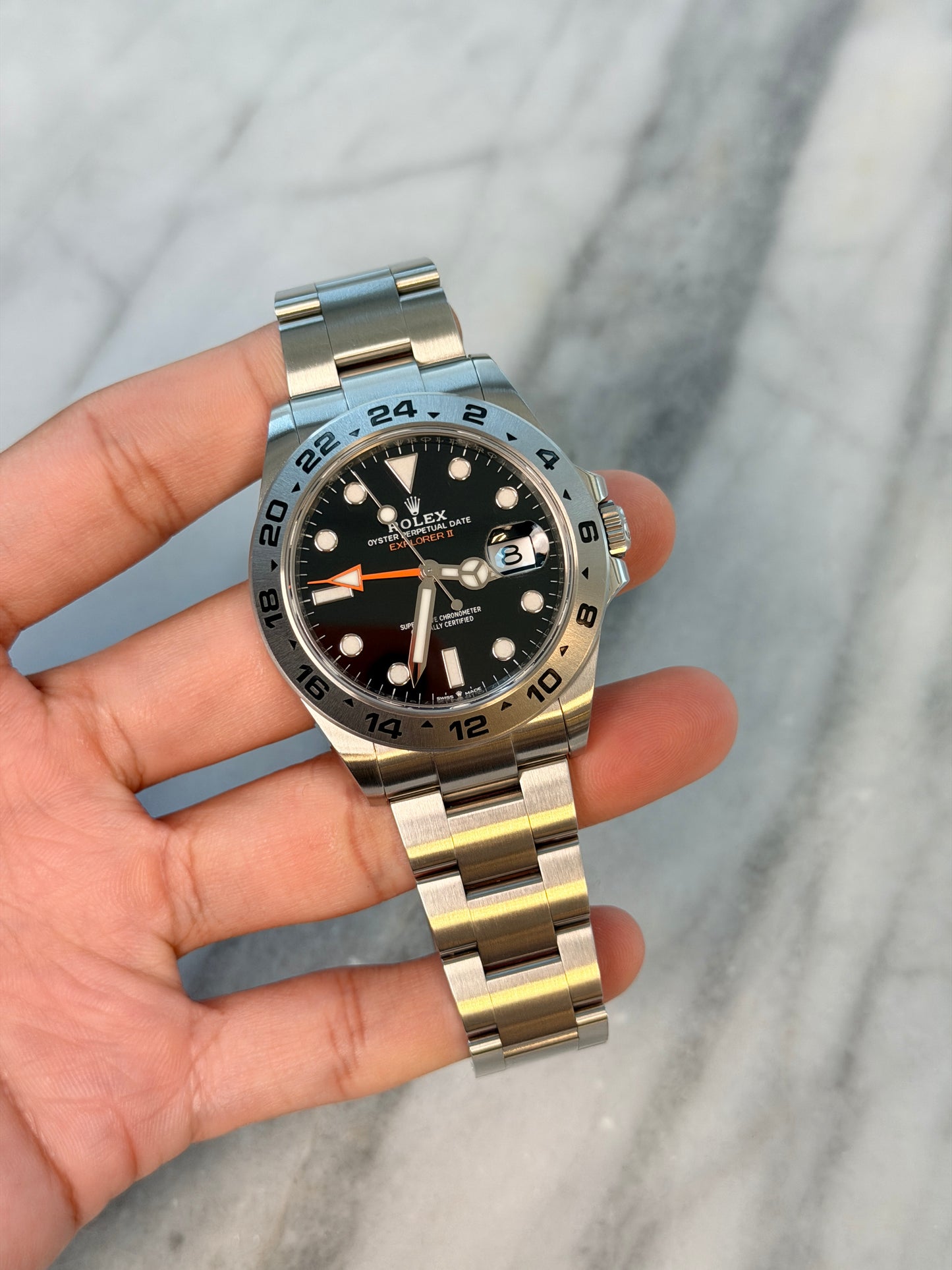 2022 226570 Black Preowned Good Complete