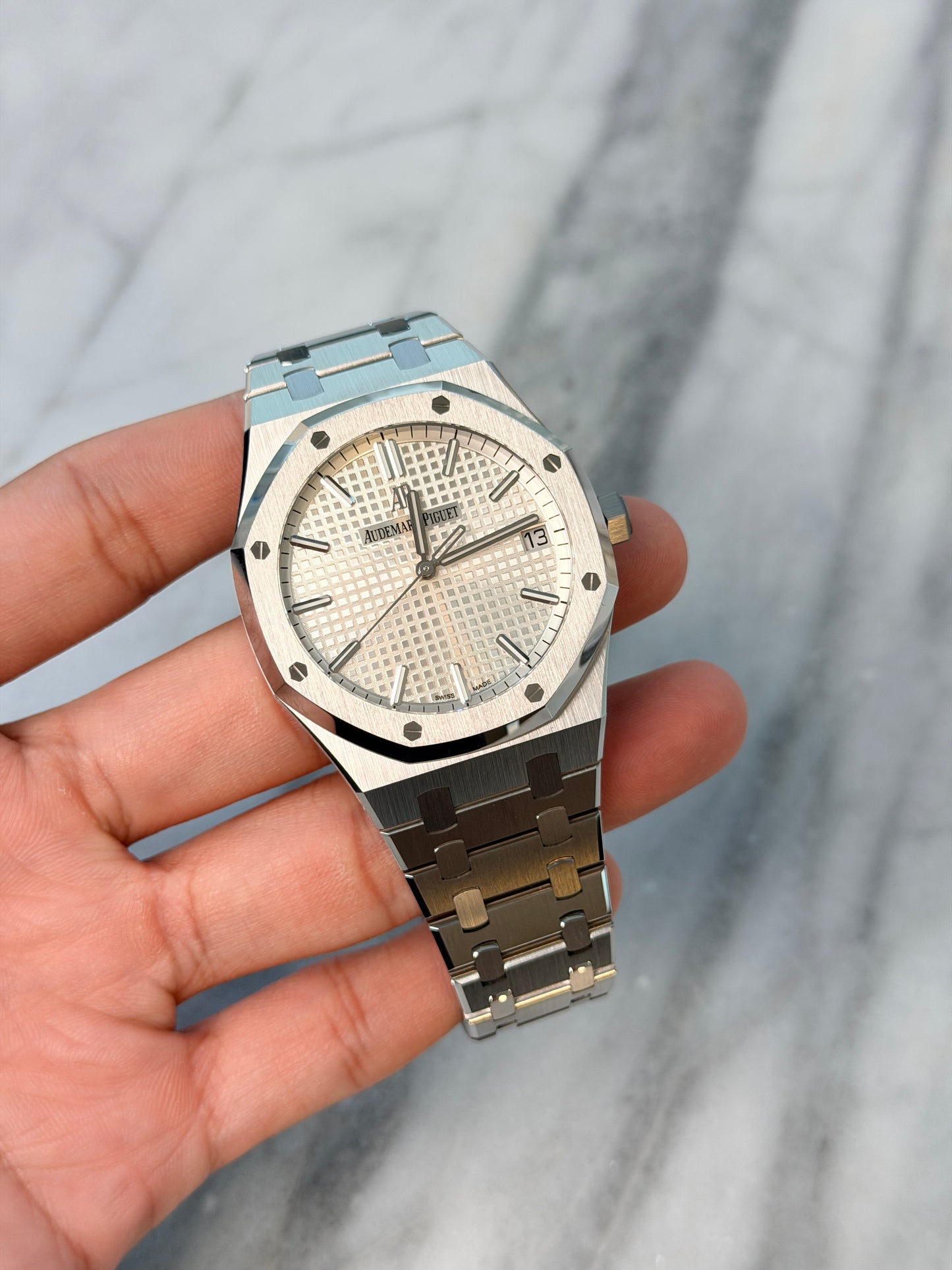2021 15500ST.OO.1220ST.04 White Like New Complete