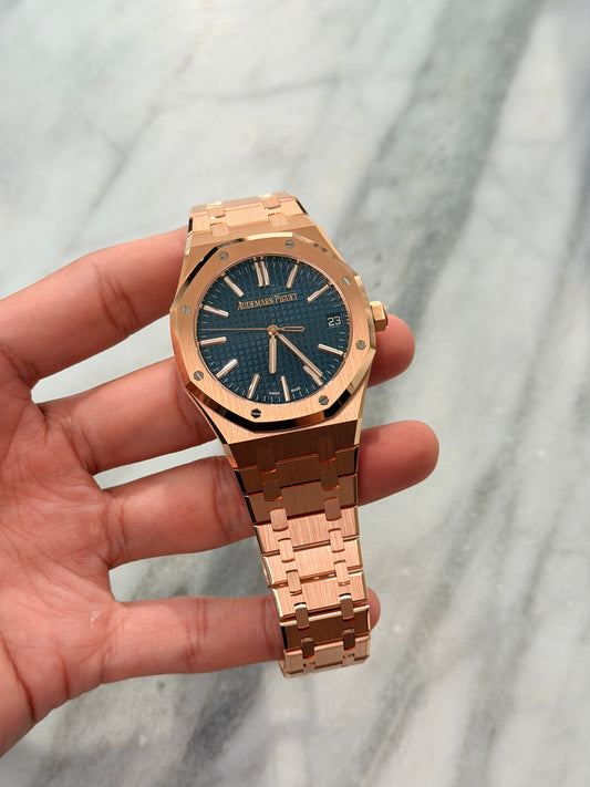 2022 15510OR Blue on Bracelet, Preowned Good Complete