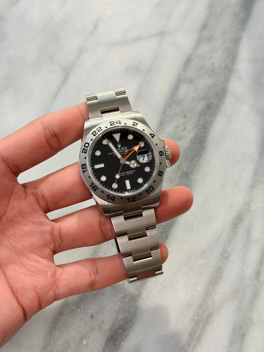2022 226570 Black Preowned Complete