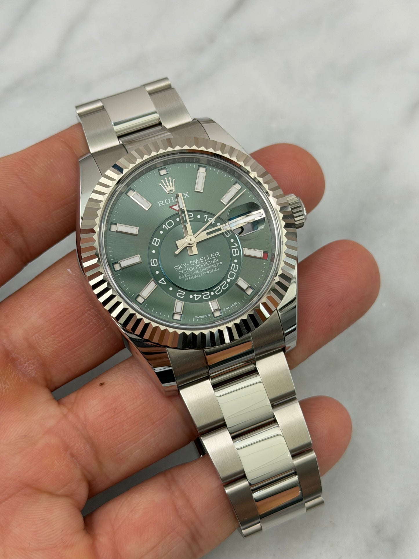 2026 336934 Oyster Green Sky Like New Complete