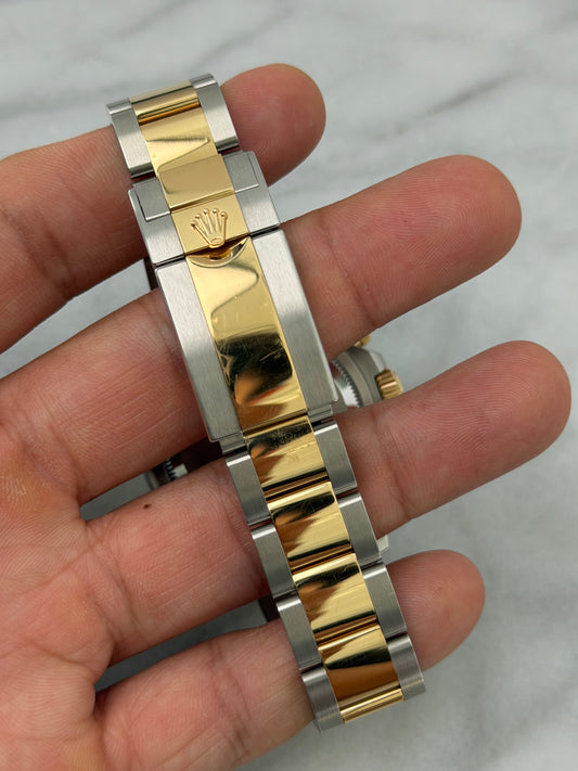 2025 126503G Black Diamond Preowned Complete w/ White Tag