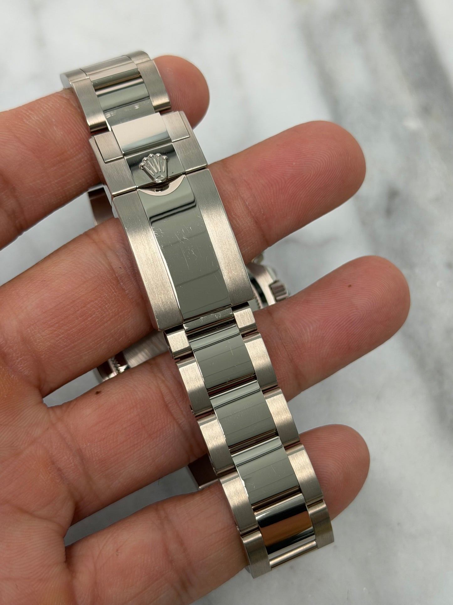 2026 126509 Black Preowned Good Complete