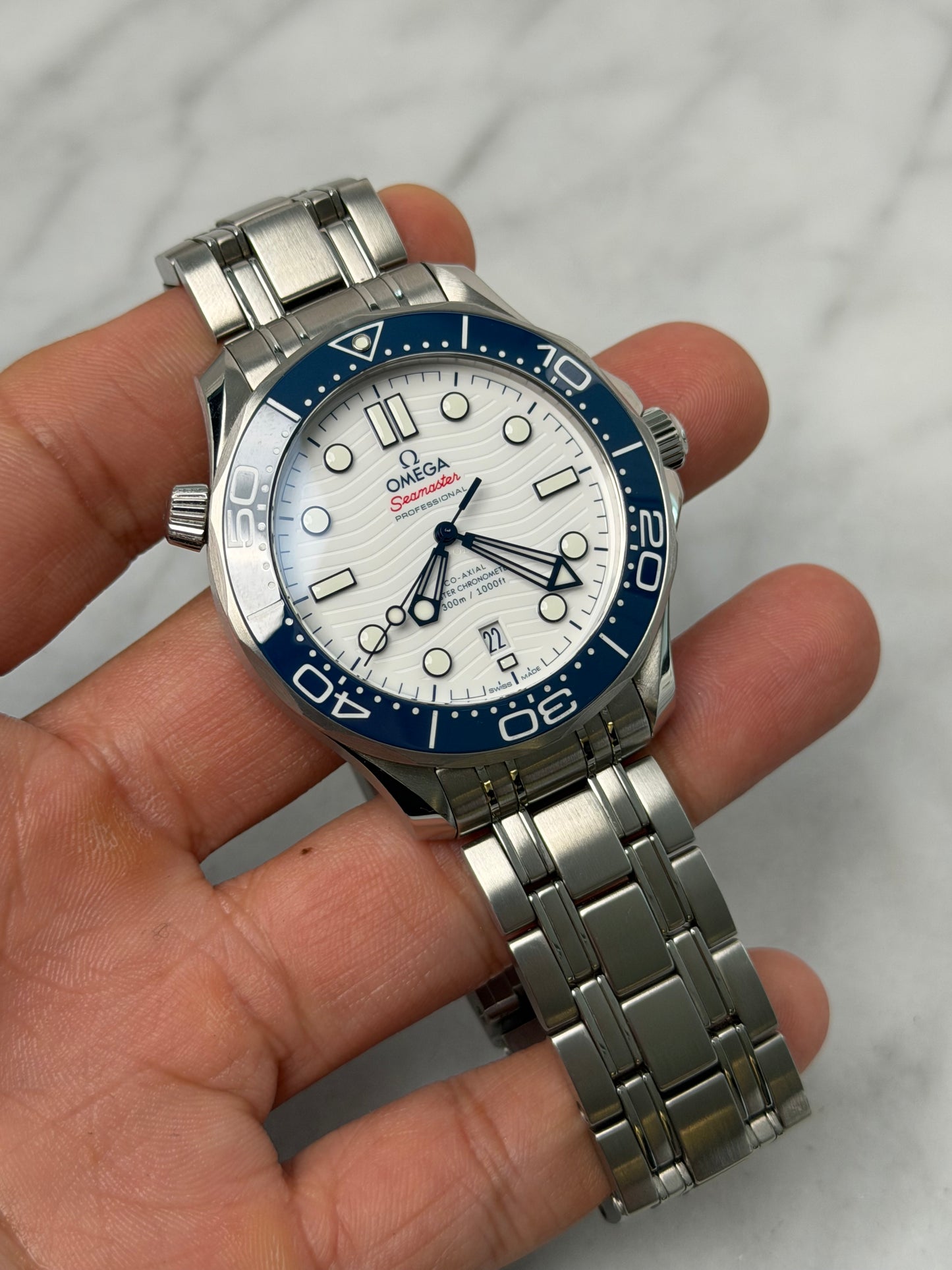2021 522.30.42.20 White Tokyo Seamaster 300 Preowned Complete