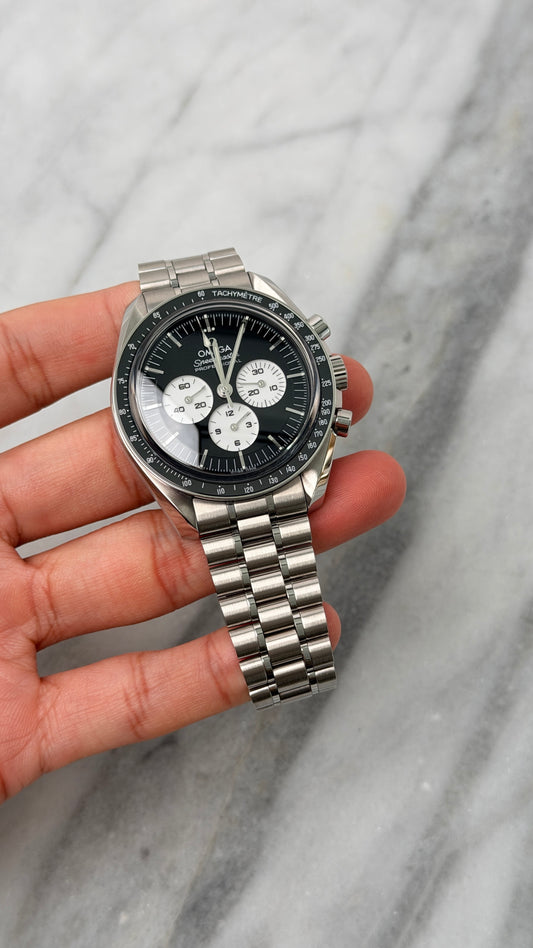 2026 310.30.42.50.01.004 Moonwatch 42mm Reverse Panda New Complete