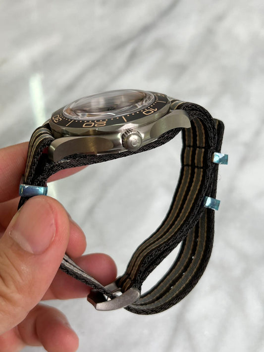 2024 21092422001001 Seamaster Diver 300M 007 Edition, Titanium on NATO strap New Complete