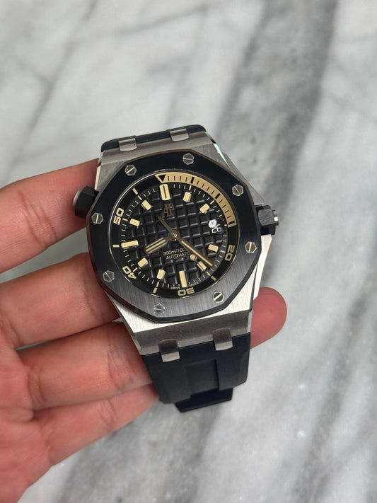 2022 15720CN.OO.A002CA.01 Japan Edition Diver Preowned Watch/Card/Extra Strap