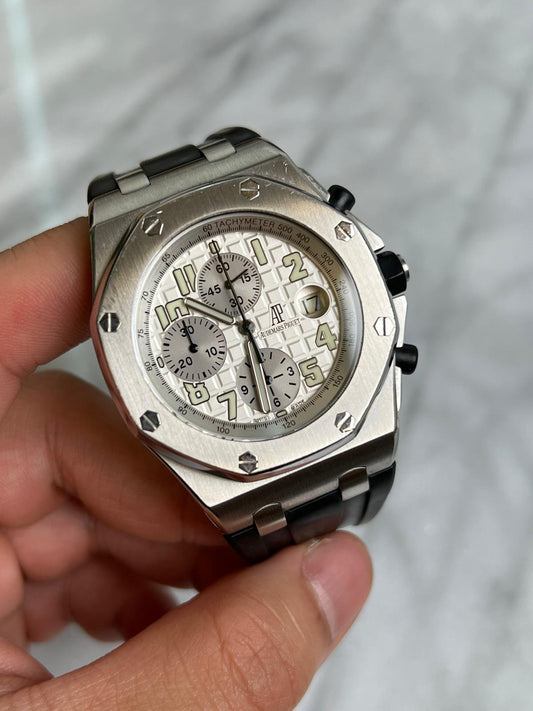Open 26020ST White/Silver Offshore Preowned Complete
