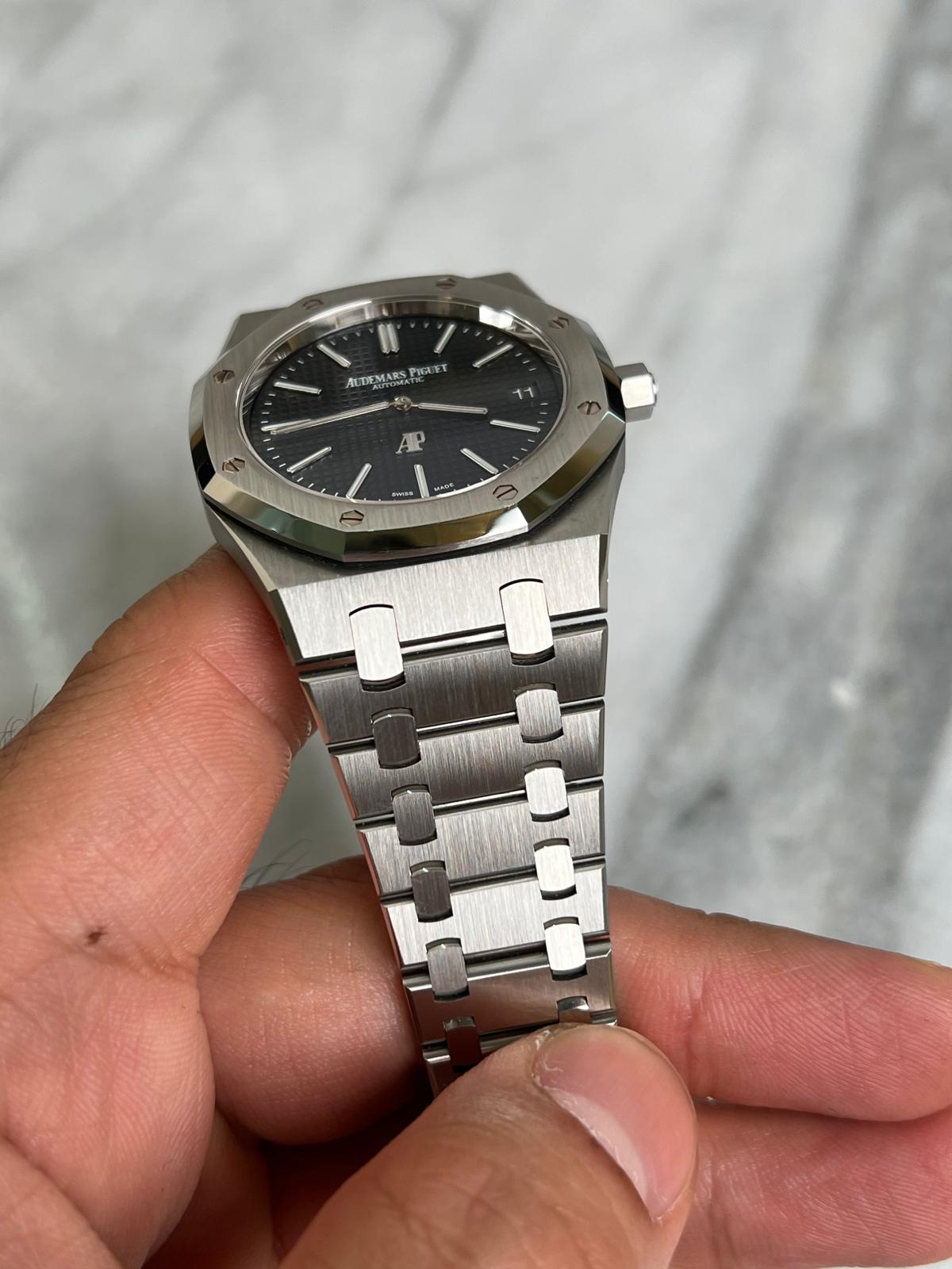 AP 2017 15202st Preowned Good Blue Jumbo 39mm Complete