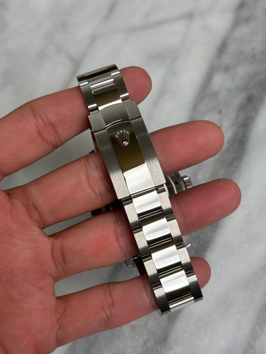 2021 116400GV Blue Milgauss Like New Complete