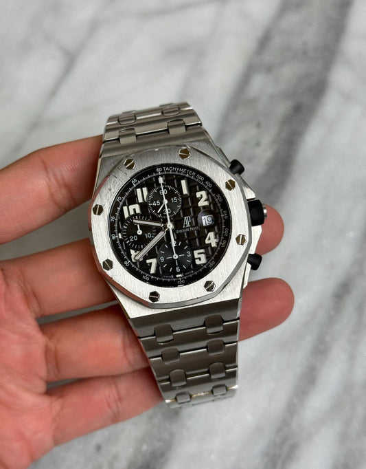 N/A 25721ST.OO.1000ST.08.A Black Offshore on Bracelet Preowned Watch/Box/Booklets, No Warranty Card