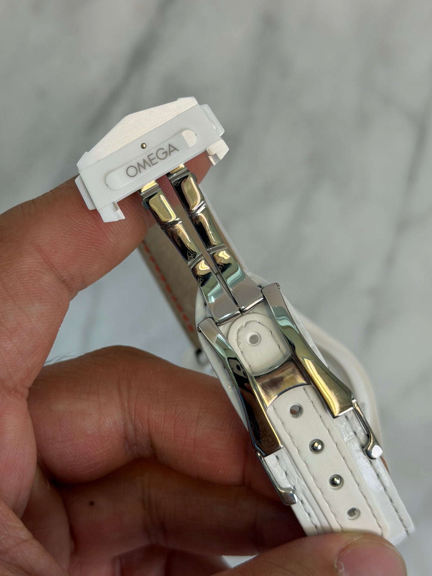2022 311.93.44.51.04.002 Speedmaster White Side of the Moon Preowned Good NFC Complete