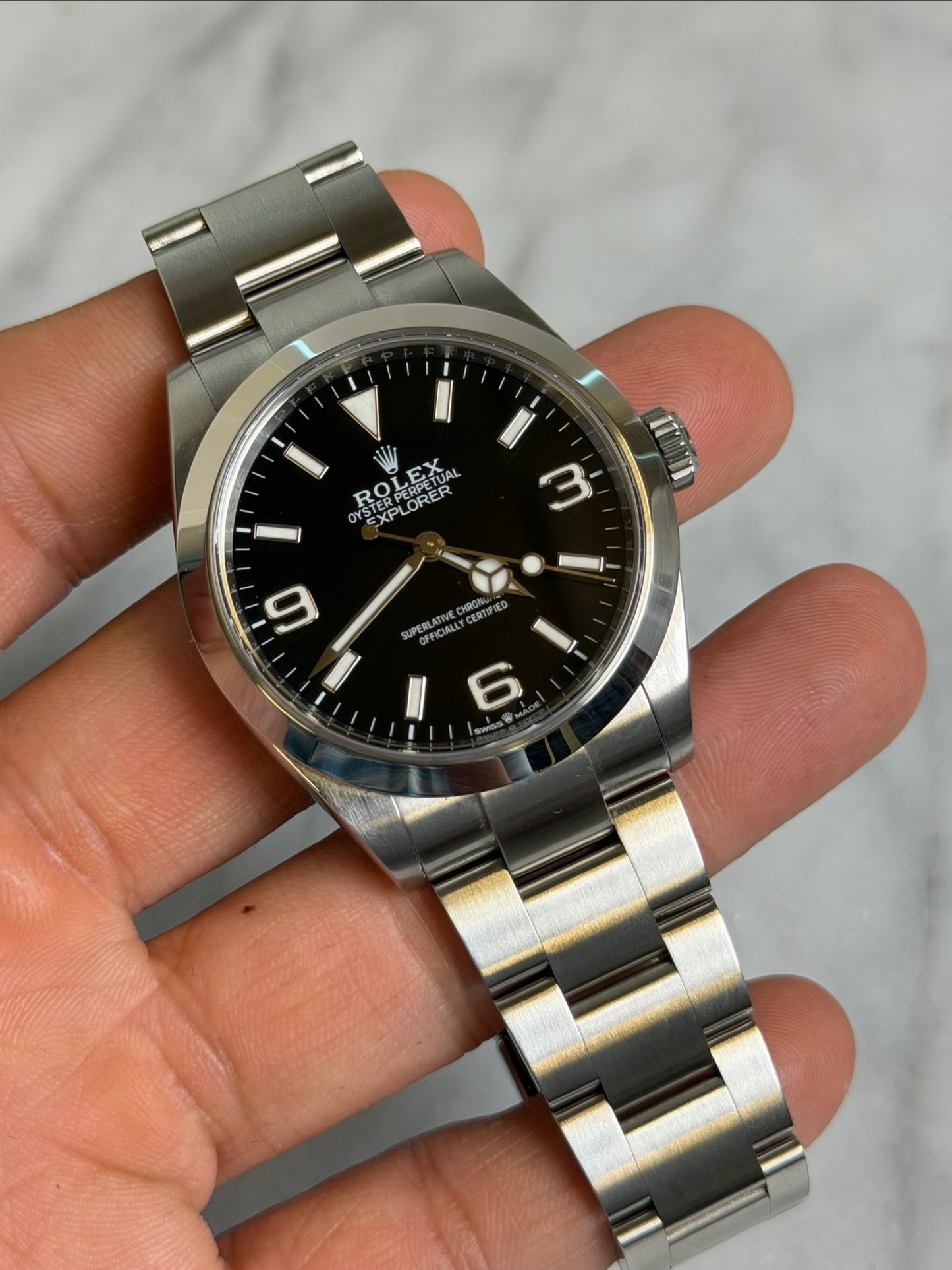 2025 224270 Explorer 40mm Preowned Complete